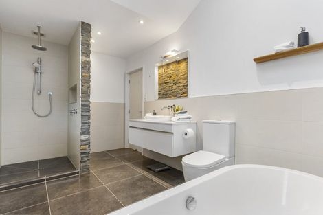 Photo of property in 14 The Anchorage, Sunnyhills, Auckland, 2010