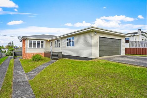 Photo of property in 35 Eastglen Road, Glen Eden, Auckland, 0602