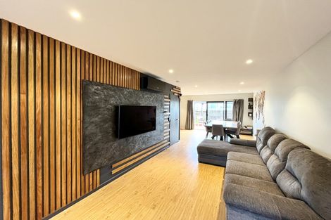 Photo of property in 42 Bordeaux Parade, Te Atatu South, Auckland, 0610