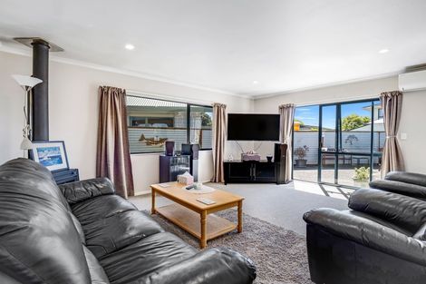 Photo of property in 32 Somerset Crescent, Highbury, Palmerston North, 4412