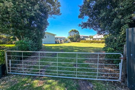 Photo of property in 585 Pukehina Parade, Pukehina, Te Puke, 3189