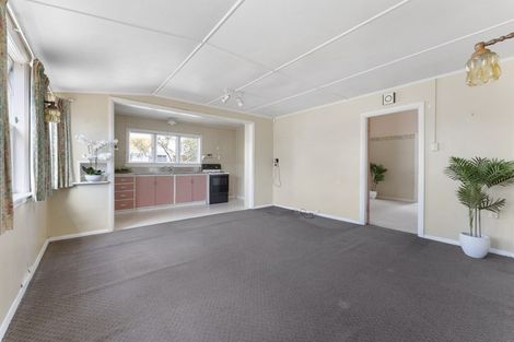 Photo of property in 85 Brooklands Road, Brooklands, New Plymouth, 4310