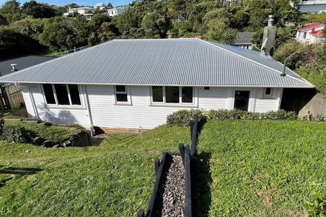 Photo of property in 99 Kenmore Street, Newlands, Wellington, 6037