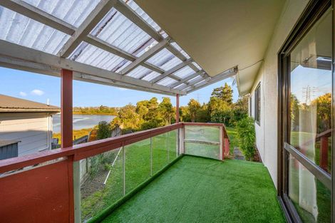 Photo of property in 1/29 Beaubank Road, Kelston, Auckland, 0602