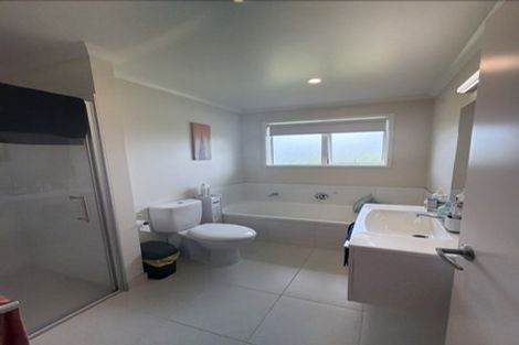 Photo of property in 27 Helenvale Crescent, Pokeno, 2402