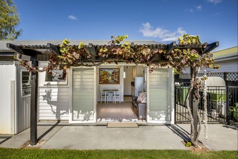 Photo of property in 1 Jervois Road, Jervoistown, Napier, 4112