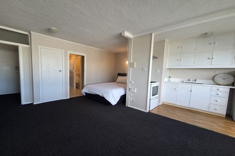 Photo of property in Churchill Flats, 213 The Terrace, Wellington Central, Wellington, 6011