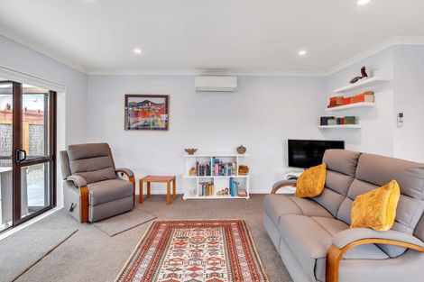 Photo of property in 12a Sussex Street, Levin, 5510