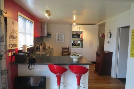 Photo of property in 5 Mayfair Place, Westown, New Plymouth, 4310