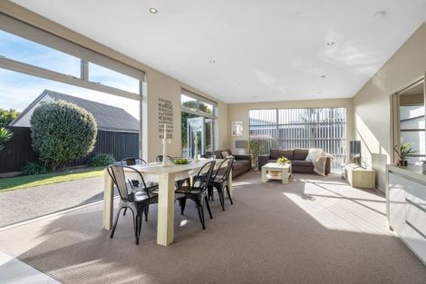 Photo of property in 73 Beach Road, North New Brighton, Christchurch, 8083