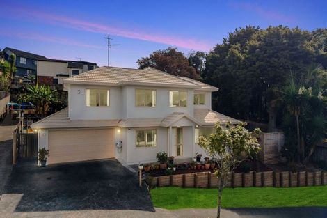 Photo of property in 3 Fairchild Avenue, Goodwood Heights, Auckland, 2105