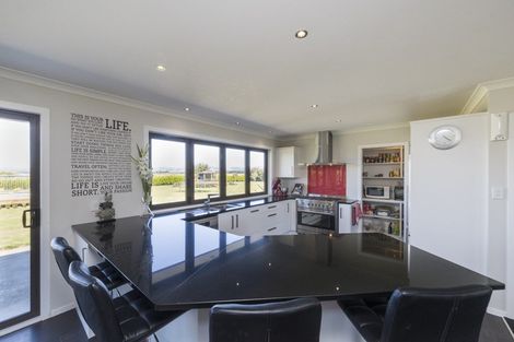 Photo of property in 707 Aranui Road, Kairanga, Palmerston North, 4475