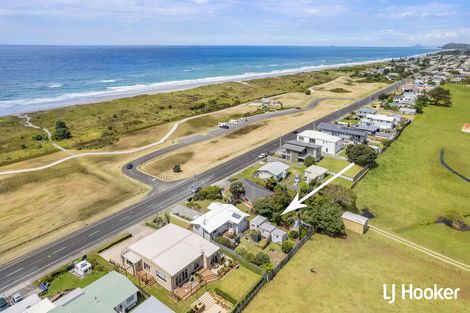 Photo of property in 126 Seaforth Road, Waihi Beach, 3611