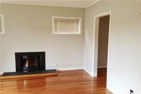 Photo of property in 19 Halberg Street, Glenfield, Auckland, 0629