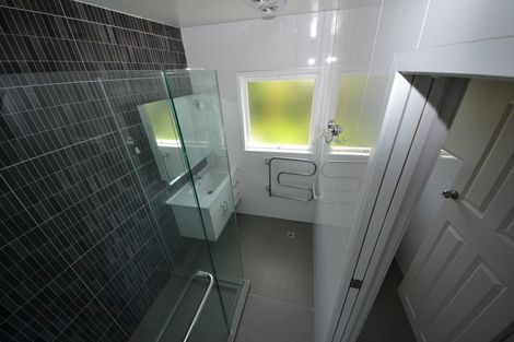 Photo of property in 16 Nutsey Avenue, Northcote, Auckland, 0627