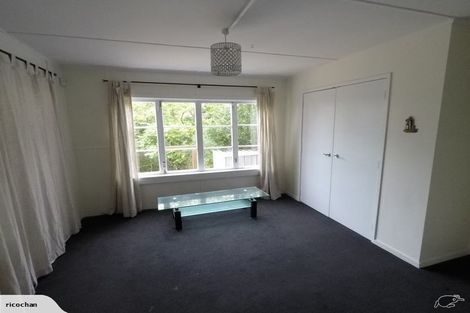 Photo of property in 32 Peter Terrace, Castor Bay, Auckland, 0620