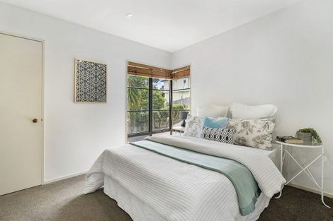Photo of property in 18 Bushglen Court, Browns Bay, Auckland, 0630