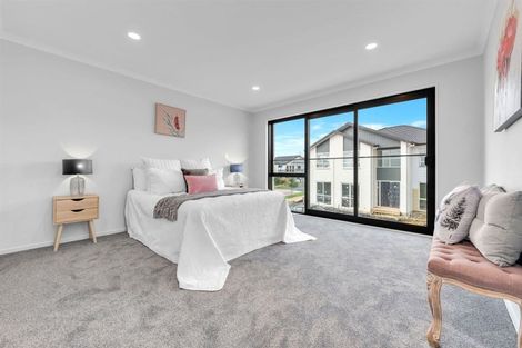 Photo of property in 30 Ballyalton Crescent, Flat Bush, Auckland, 2019