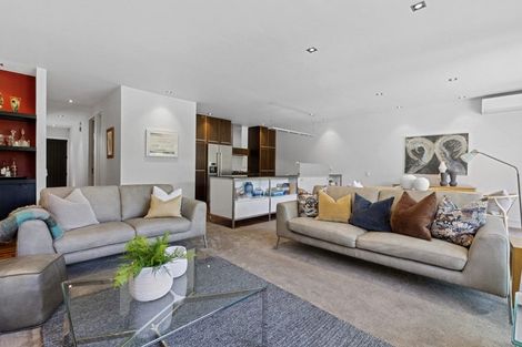 Photo of property in 6/258 Hurstmere Road, Takapuna, Auckland, 0622