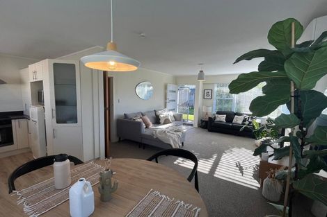 Photo of property in 1 Cardiff Road, Pakuranga, Auckland, 2010