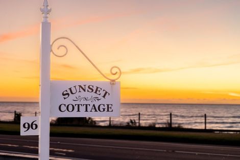 Photo of property in 96 Marine Parade, Paraparaumu Beach, Paraparaumu, 5032