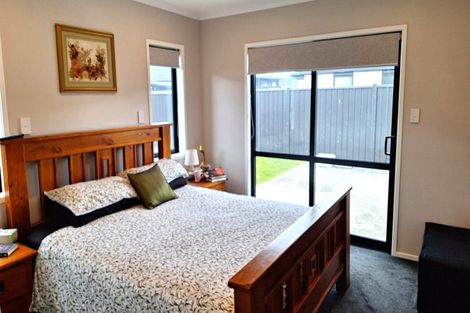 Photo of property in 19 Te Kaeaea Crescent, Wallaceville, Upper Hutt, 5018