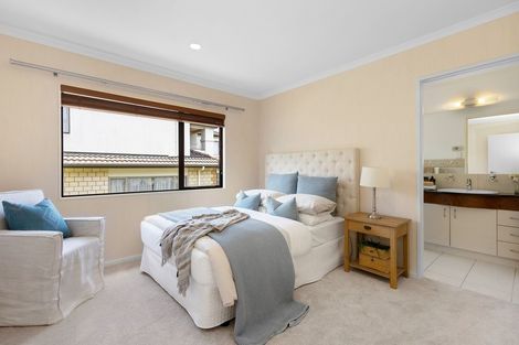 Photo of property in 4 Bejoy Rise, East Tamaki Heights, Auckland, 2016