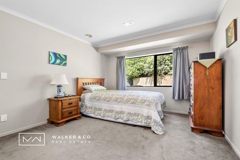 Photo of property in 30 Aragon Grove, Kingsley Heights, Upper Hutt, 5018