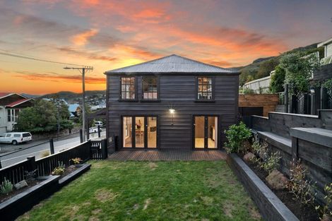 Photo of property in 2a Ripon Street, Lyttelton, 8082