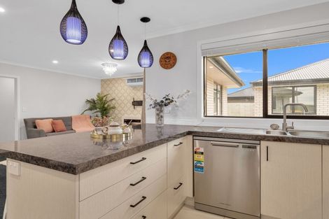 Photo of property in 43 Nicolau Avenue, Rolleston, 7615