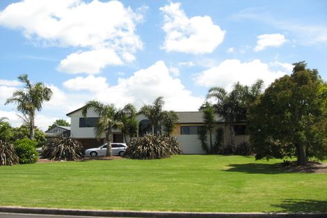 Photo of property in 8 Sunny Crescent, Huapai, Kumeu, 0810