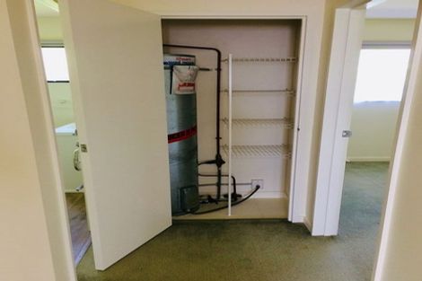 Photo of property in 1/73 Birkdale Road, Birkdale, Auckland, 0626