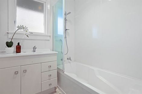 Photo of property in 36 Bevington Street, Avonhead, Christchurch, 8042