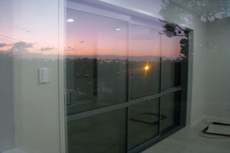 Photo of property in 124 Browns Bay Road, Rothesay Bay, Auckland, 0630