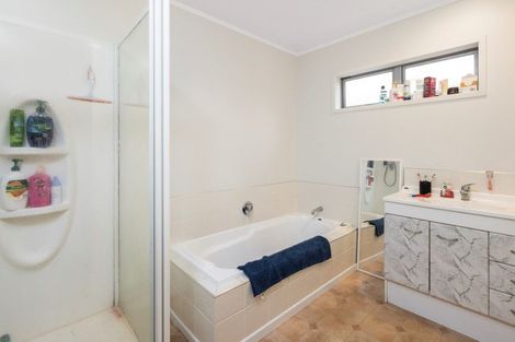 Photo of property in 15 Gilmore Street, Te Puke, 3119