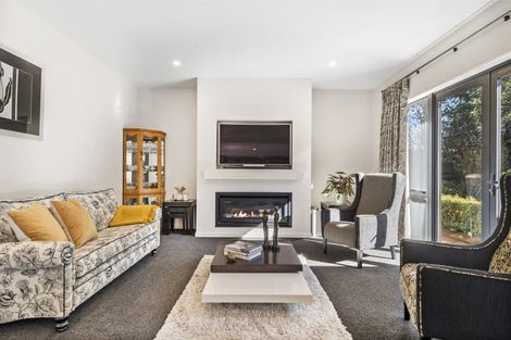 Photo of property in 10 Glen Bridge Lane, Harewood, Christchurch, 8051