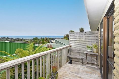 Photo of property in 4a Tower Hill, Stanmore Bay, Whangaparaoa, 0930