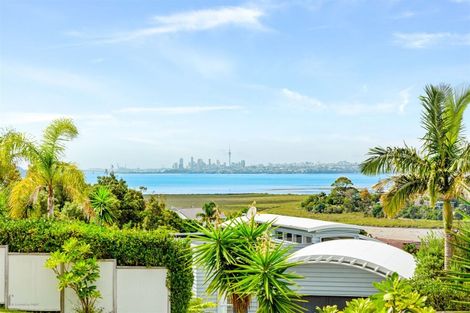 Photo of property in 8 Graceview Way, West Harbour, Auckland, 0618