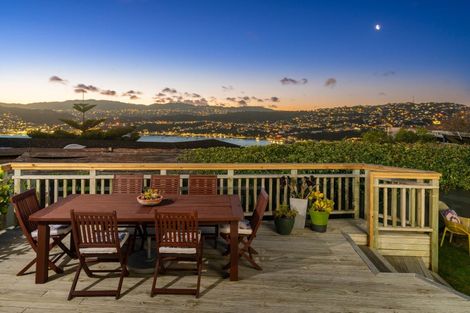 Photo of property in 15 Rangitane Street, Maupuia, Wellington, 6022