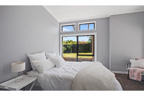 Photo of property in 1 Celina Place, Browns Bay, Auckland, 0630