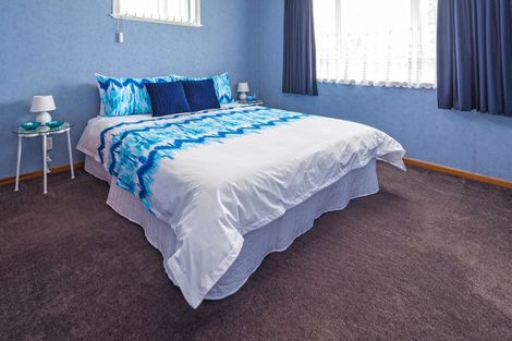 Photo of property in 4 Mountbatten Place, Papakura, 2110