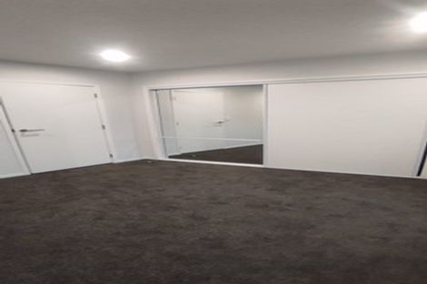 Photo of property in 3/47 Awaroa Road, Sunnyvale, Auckland, 0612