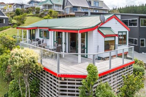 Photo of property in 121 Bambury Place, Onemana, Whangamata, 3691
