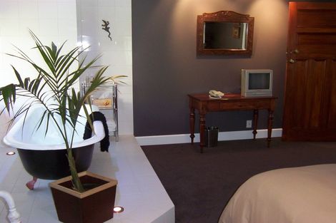 Photo of property in 19-21 Leicester Street, Picton, 7220