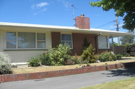 Photo of property in 2 Lochee Road, Upper Riccarton, Christchurch, 8041