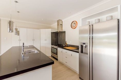 Photo of property in 19 Kew Grove, Raumati Beach, Paraparaumu, 5032