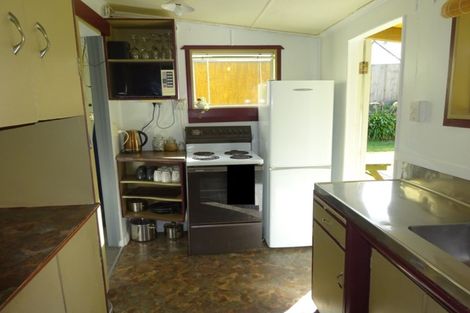 Photo of property in 35 Pratt Avenue, Foxton Beach, Foxton, 4815