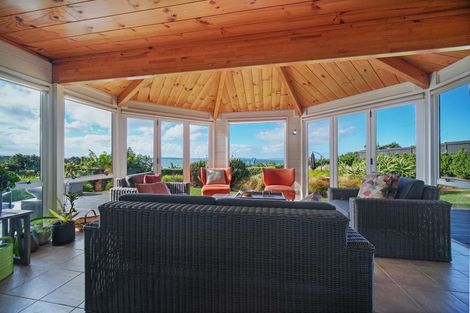 Photo of property in 13 Gilberd Place, Torbay, Auckland, 0630