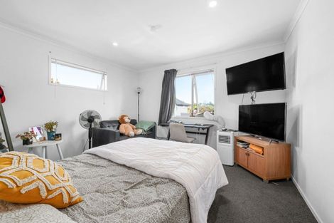 Photo of property in 33 Sandleigh Road, Hamilton Lake, Hamilton, 3204