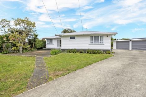 Photo of property in 4 Mountbatten Place, Papakura, 2110